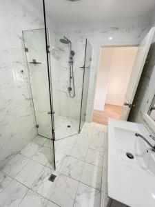 Koupelna v ubytování H Room