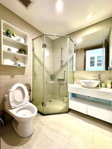 Koupelna v ubytování Convenient To Airport Full Deluxe Facilities Highend Studio Apt