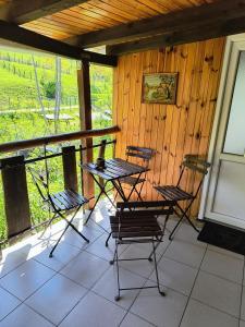 En balkon eller terrasse på Casa de vacanta Vidrighin