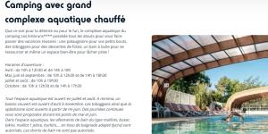 Un toit sur le bassin Claouey内部或周边的泳池
