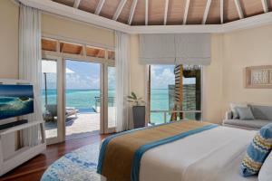 Postel nebo postele na pokoji v ubytování Baros Maldives + 37 fotografií