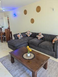 Χώρος καθιστικού στο 3rd avenue beach apartment