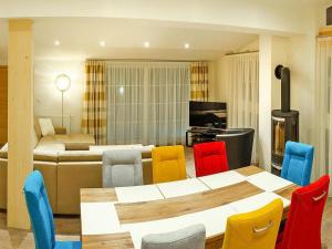 Posedenie v ubytovaní Penthouse in Niederau near Ski Lift