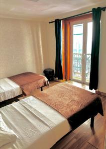 Postel nebo postele na pokoji v ubytování 7Lisbon Downtown Private Bedroom With Balcony