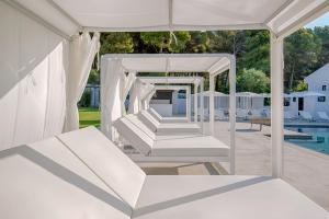 Bazén v ubytování Hotel Eetu Begur Affiliated by Melia nebo v jeho okolí