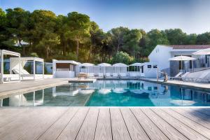 Bazén v ubytování Hotel Eetu Begur Affiliated by Melia nebo v jeho okolí