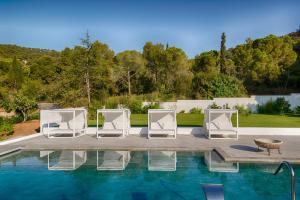 Bazén v ubytování Hotel Eetu Begur Affiliated by Melia nebo v jeho okolí