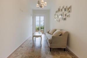 Χώρος καθιστικού στο Casa Nonna Manuela by Rentbeat +29 φωτογραφίες