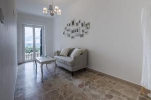 Χώρος καθιστικού στο Casa Nonna Manuela by Rentbeat