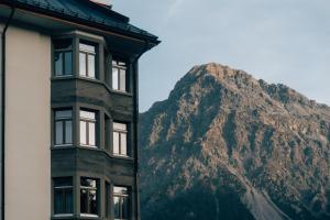 Nespecifikovaný výhled na hory nebo výhled na hory při pohledu z hotelu