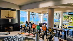 Nápoje v ubytování Lufra Beachside Hotel