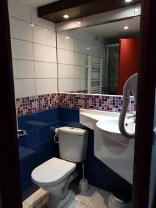 Koupelna v ubytování Brit Hotel St-Quentin/Nord