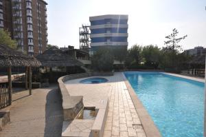 The swimming pool at or close to Grand Hotel Azzurra Club