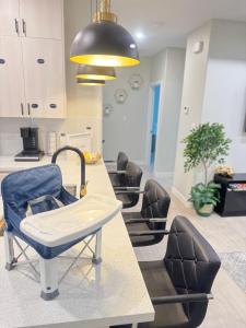 Luxe of Haven - 2bed with office and free parking的休息区