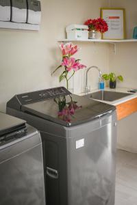 Fotografie z fotogalerie ubytování Bois Mapou Self Catering Apartments Unit 101 v destinaci Riviere Noire