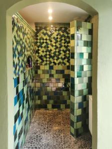 Ein Badezimmer in der Unterkunft Ferienhaus mit Sauna "Waldrausch" - An der Rehwiese 1 RE01