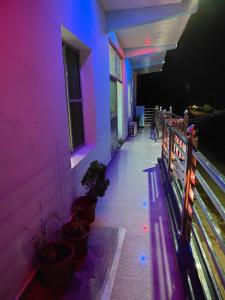 Balkón nebo terasa v ubytování Hotel Ma Parvati Residency