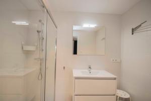 A bathroom at Sepulveda 2 Spaniahome Még 8 kép