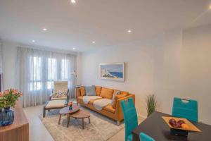 A seating area at Sepulveda 2 Spaniahome
