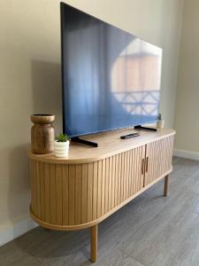 Μια τηλεόραση ή/και κέντρο ψυχαγωγίας στο CasaValentinaFuerteVentura