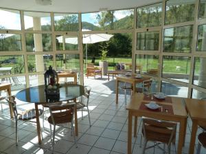Restaurace v ubytování Hôtel La Colombiere Cantal