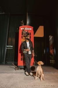 入住art'otel London Hoxton, powered by Radisson Hotels的客人