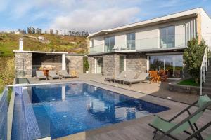 Πισίνα στο ή κοντά στο With pool and sea view - Vila da Ribeira da Vaca