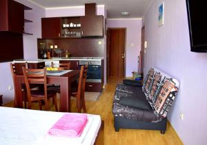 A kitchen or kitchenette at Julia Vigo Panorama apartments