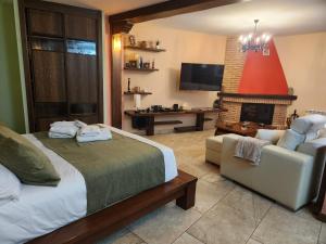 A bed or beds in a room at Apartamentos Fuentevieja