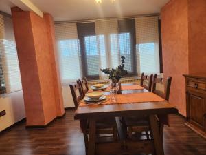 A seating area at Apartamentos Fuentevieja