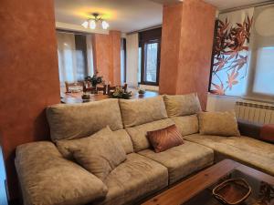 A seating area at Apartamentos Fuentevieja