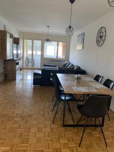 Η κουζίνα ή μικρή κουζίνα στο Apartman Sopia