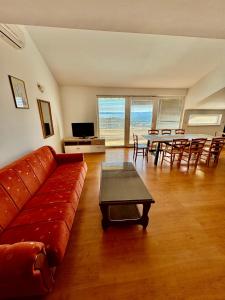 TV a/nebo společenská místnost v ubytování Apartments Dani