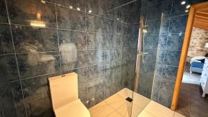 Koupelna v ubytování Moinhos do Paneiro, Studio IDA without kitchen, sea view