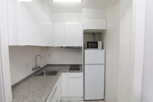 Kuchyň nebo kuchyňský kout v ubytování DIFFERENTFLATS California I