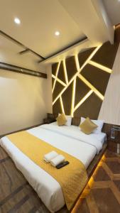 Postel nebo postele na pokoji v ubytování Siris Luxury Cottage