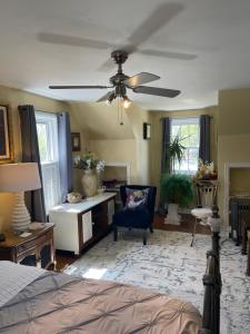 Ένα ή περισσότερα κρεβάτια σε δωμάτιο στο Cozy room near Airport & Highway