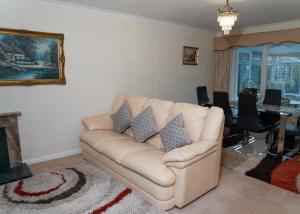 Χώρος καθιστικού στο Farnborough Stay