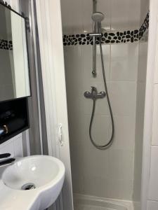 Ένα μπάνιο στο Studio proche de la CNPE