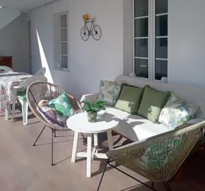 Część wypoczynkowa w obiekcie CASA AMELIA Apartamento Bajo con terraza y jardín Apartamento 1ªPlanta