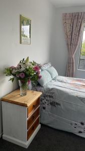 Letto o letti in una camera di Central located new build 3 bed rooms entire house