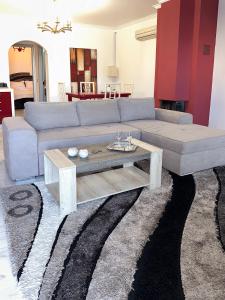 Χώρος καθιστικού στο Bourtzi View Villa - The Apartment Semi Basement