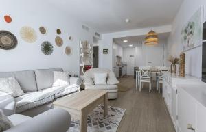 Χώρος καθιστικού στο Chic & Bright Costa Ballena Getaway