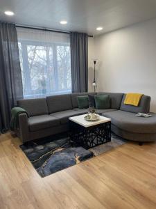 Posezení v ubytování Puiestee apartment