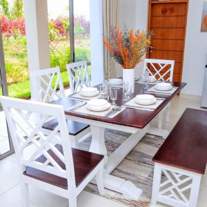 Φωτογραφία από το άλμπουμ του Luxury Villa, Kalaa Homes Next to Vipingo Ridge, Kilifi, Kenya σε Kilifi