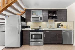 Fotografie z fotogalerie ubytování Palisades Tahoe Lodge Rentals Studio Loft #356 v destinaci Olympic Valley