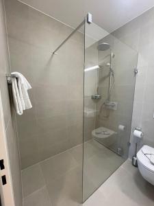 Vannituba majutusasutuses Hotel Swiss Bellevue Oberwangen +27 fotot