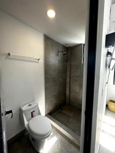 Ένα μπάνιο στο Punta Conejo Bungalows Camila Surf Camp