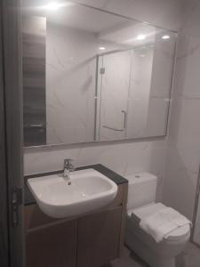 Koupelna v ubytování AGILE Luxury Suite at TRX Kuala Lampur