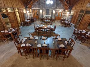 Destination Hotel Khaplu餐厅或其他用餐的地方
